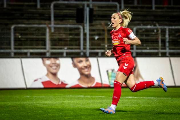 1. Frauen-Bundesliga; 1. FC Koeln - MSV Duisburg, 31.03.2023 Tor nummer 3 fuer Mandy Islacker (8, 1. FC Koeln) zum 4:0 saqw23ewaehrend der Begegnung 1. FC Koeln - MSV Duisburg an Spieltag 17 der Frauen-Fussball-Bundesliga am 31.03.2023 im Suedstadion in Koeln. DFL REGULATIONS PROHIBIT ANY USE OF PHOTOGRAPHS AS IMAGE SEQUENCES AND OR QUASI-VIDEO. Copyright: xBEAUTIFULxSPORTS AxelxKohringx
