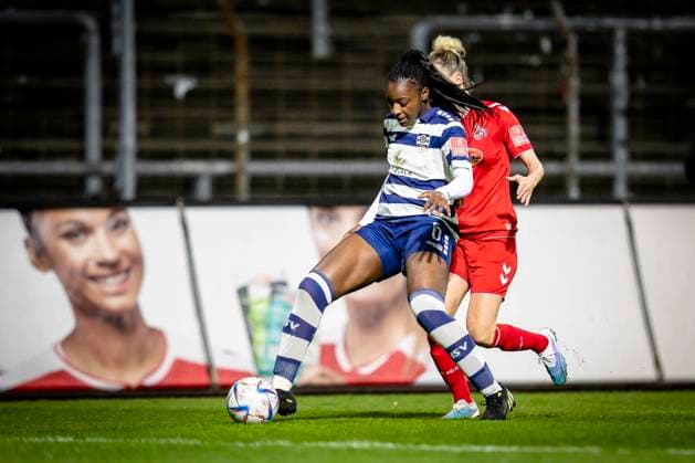 1. Frauen-Bundesliga; 1. FC Koeln - MSV Duisburg, 31.03.2023 Gloria Adigo (6, MSV Duisburg) waehrend der Begegnung 1. FC Koeln - MSV Duisburg an Spieltag 17 der Frauen-Fussball-Bundesliga am 31.03.2023 im Suedstadion in Koeln. DFL REGULATIONS PROHIBIT ANY USE OF PHOTOGRAPHS AS IMAGE SEQUENCES AND OR QUASI-VIDEO. Copyright: xBEAUTIFULxSPORTS AxelxKohringx