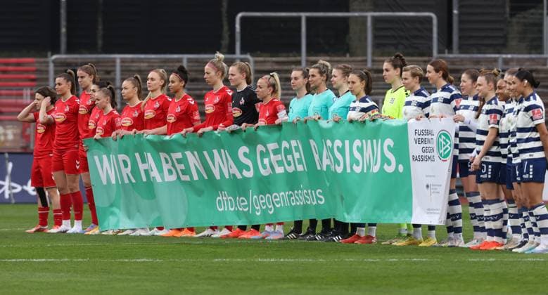 Wir haben was gegen Rassismus, 1. FC Köln - MSV Duisburg, Flyeralarm Frauen Bundesliga, 17. Spieltag, Köln, Deutschland, 18.03.2023.