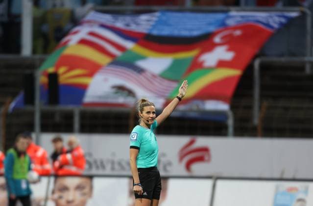 Schiedsrichterin Nadine Westerhoff, 1. FC Köln - MSV Duisburg, Flyeralarm Frauen Bundesliga, 17. Spieltag, Köln, Deutschland, 18.03.2023.