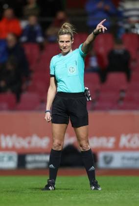 Schiedsrichterin Nadine Westerhoff, 1. FC Köln - MSV Duisburg, Flyeralarm Frauen Bundesliga, 17. Spieltag, Köln, Deutschland, 18.03.2023.