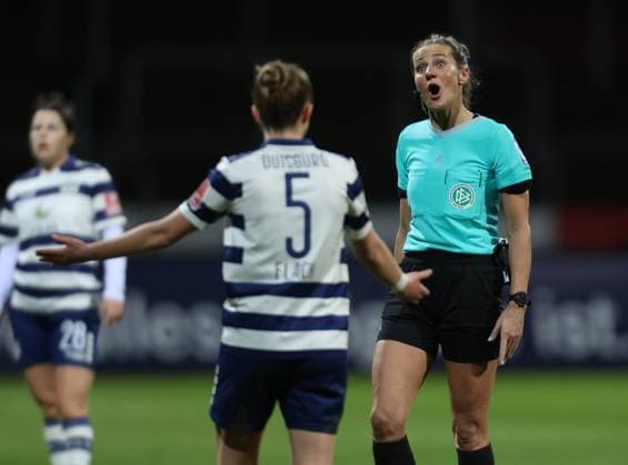 Schiedsrichterin Nadine Westerhoff, 1. FC Köln - MSV Duisburg, Flyeralarm Frauen Bundesliga, 17. Spieltag, Köln, Deutschland, 18.03.2023.