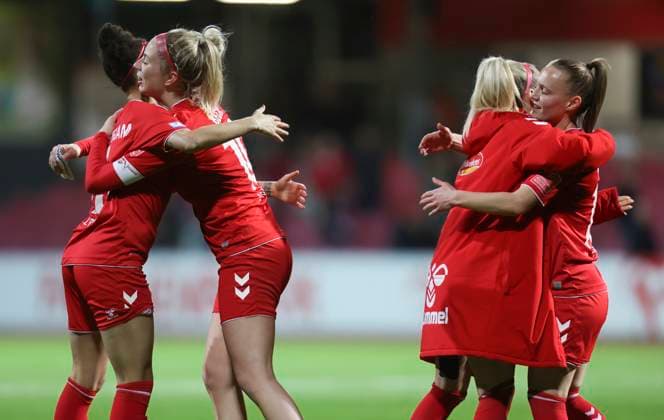 Sport Bilder des Tages Genessee Puntigam (Köln), Sharon Beck (Köln), Mandy Islacker (Köln), Weronika Zawistowska (Köln), 1. FC Köln - MSV Duisburg, Flyeralarm Frauen Bundesliga, 17. Spieltag, Köln, Deutschland, 18.03.2023.