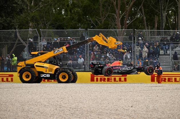 AUSTRALIAN F1 GRAND PRIX, The car of Sergio Perez of Red Bull Racing after running it off the track during qualifying at the 2023 Australian Grand Prix at the Albert Park Circuit in Melbourne, Saturday, April 1, 2023. ( NO ARCHIVING, EDITORIAL USE ONLY, NO USE IN BOOKS WITHOUT CONSENT MELBOURNE VICTORIA AUSTRALIA  Copyright: xJAMESxROSSx 20230401001781574384