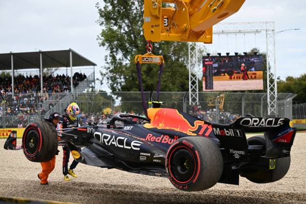 AUSTRALIAN F1 GRAND PRIX, Sergio Perez of Red Bull Racing after running his car off the track during qualifying at the 2023 Australian Grand Prix at the Albert Park Circuit in Melbourne, Saturday, April 1, 2023. ( NO ARCHIVING, EDITORIAL USE ONLY, NO USE IN BOOKS WITHOUT CONSENT MELBOURNE VICTORIA AUSTRALIA  Copyright: xJAMESxROSSx 20230401001781574544