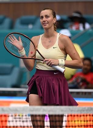Petra Kvitova Vs Sorana Cirstea during the Woman s Semi Finals at the 2023 Miami Open held at Hard Rock Stadium. Featuring: Petra Kvitova Where: Miami Gardens, Florida, United States When: 31 Mar 2023 Credit: Robert Bell INSTARimages Copyright: xRobertxBell INSTARimagesx 0241110799st EDITORIAL USE ONLY. RESTRICTED TO NEWSPAPERS BASED IN THE UK