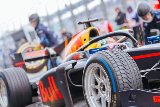 April 1, 2023, Melbourne, Victoria, Australia: MELBOURNE, AUSTRALIA - APRIL 01: Pitstop during qualifying for DAMS driver Ayumu Iwasa at the 2023 Australian Formula 1 Grand Prix on 1st April 2023 Melbourne Australia - ZUMAp121 20230401_zsp_p121_016 Copyright: xChrisxPutnamx