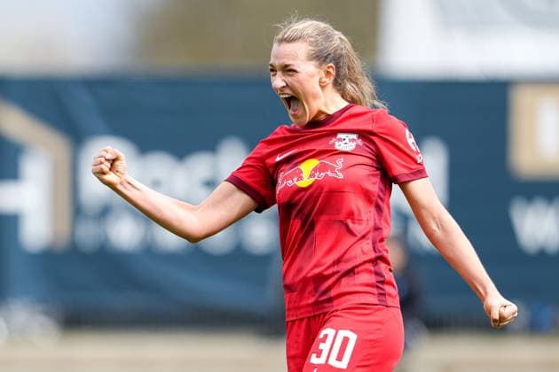 Sport Themen der Woche KW13 Medina Desic (RBL, 30), jubelt über das Tor zum 0:2, Jubel, jubeln, Torjubel, Torerfolg, celebrate the goal, goal, celebration, Jubel ueber das Tor, optimistisch, Spielszene, Highlight, Einzelbild, Action, Aktion, 02.04.2023, St. Leon-Rot (Deutschland), Fussball, 2. Frauen-Bundesliga, TSG 1899 Hoffenheim II (U20) - RB Leipzig, 02.04.2023, St. Leon-Rot (Deutschland), Fussball, 2. Frauen-Bundesliga, TSG 1899 Hoffenheim II (U20) - RB Leipzig, DFB DFL REGULATIONS PROHIBIT ANY USE OF PHOTOGRAPHS AS IMAGE SEQUENCES AND OR QUASI-VIDEO. xozx