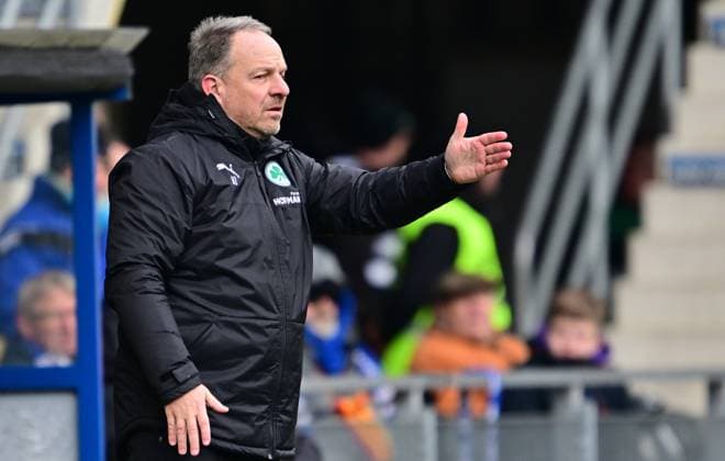 02.04.2023 - Fussball - Saison 2022 2023 - 2. Fussball - Bundesliga - 26. Spieltag: SC Paderborn 07 SCP - SpVgg Greuther Fürth ( Kleeblatt ) - Sportfoto Zink - DFL regulations prohibit any use of photographs as image sequences and or quasi-video - only for editorial use - Alexander Zorniger ( Trainer SpVgg Greuther Fürth )