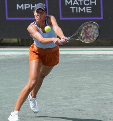 April 4, 2023: Madison Keys (USA) defeated Emma Navarro (USA 6-4, 6-3, at the Credit One Charleston Open being played at Family Circle Tennis Center in Charleston, South Carolina USA Tennisclix Charleston USA - ZUMAc04_ 20230404_zaf_c04_042 Copyright: xLesliexBillmanx