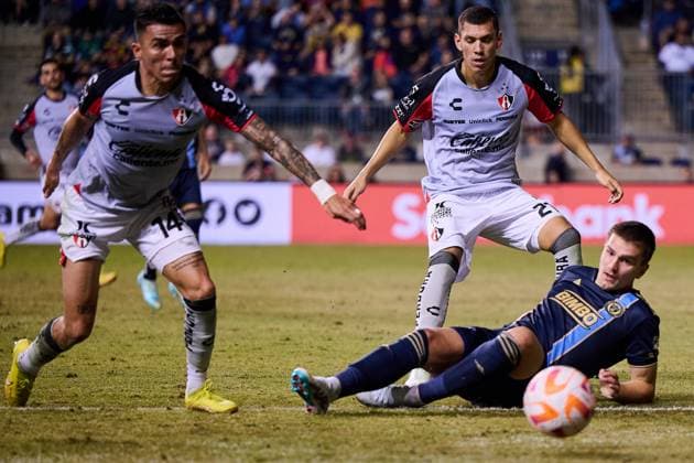 Fußball, CONCACAF Champions League, Philadelphia Union - Atlas Guadalajara Luis Reyes of Atlas during the game Philadelphia Union (USA) vs Atlas FC (MEX), corresponding to Quarterfinals first leg match of the 2023 Scotiabank Concacaf Champions League, at Subaru Park Stadium, on April 04, 2023. <br><br> Luis Reyes de Atlas durante el partido Philadelphia Union (USA) vs Atlas FC (MEX), correspondiente al partido de Ida de Cuartos de final de la Liga de Campeones Scotiabank Concacaf 2023, en el Estadio Subaru Park, el 04 de Abril de 2023. SCCL 2023 Philadelphia Union (USA) vs Atlas (MEX) CFI 