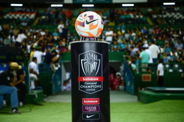 Fußball, CONCACAF Champions League, Violette FC - Leon FC Official Ball Nike during the game Leon FC (MEX) vs Violette FC (HAI), corresponding to Quarterfinals first leg match of the 2023 Scotiabank Concacaf Champions League, at Nou Camp Leon Stadium, on April 04, 2023. <br><br> Balon oficial Nike durante el partido Leon FC (MEX) vs Violette FC (HAI), correspondiente al partido de Ida de Cuartos de final de la Liga de Campeones Scotiabank Concacaf 2023, en el Estadio Nou Camp Leon, el 04 de Abril de 2023. SCCL 2023 Leon FC (MEX) vs Violette FC (HAI) CFI 
