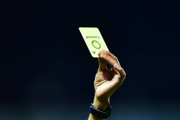 Fußball, CONCACAF Champions League, Violette FC - Leon FC Yellow card Detail during the game Leon FC (MEX) vs Violette FC (HAI), corresponding to Quarterfinals first leg match of the 2023 Scotiabank Concacaf Champions League, at Nou Camp Leon Stadium, on April 04, 2023. <br><br> Detalle de Tarjeta Amarilladurante el partido Leon FC (MEX) vs Violette FC (HAI), correspondiente al partido de Ida de Cuartos de final de la Liga de Campeones Scotiabank Concacaf 2023, en el Estadio Nou Camp Leon, el 04 de Abril de 2023. SCCL 2023 Leon FC (MEX) vs Violette FC (HAI) CFI 