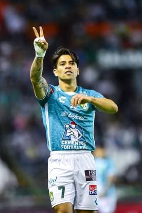 Fußball, CONCACAF Champions League, Violette FC - Leon FC Victor Davila celebrates his goal 2-0 of Leon during the game Leon FC (MEX) vs Violette FC (HAI), corresponding to Quarterfinals first leg match of the 2023 Scotiabank Concacaf Champions League, at Nou Camp Leon Stadium, on April 04, 2023. <br><br> Victor Davila celebra su gol 2-0 de Leon durante el partido Leon FC (MEX) vs Violette FC (HAI), correspondiente al partido de Ida de Cuartos de final de la Liga de Campeones Scotiabank Concacaf 2023, en el Estadio Nou Camp Leon, el 04 de Abril de 2023. SCCL 2023 Leon FC (MEX) vs Violette FC (HAI) CFI 