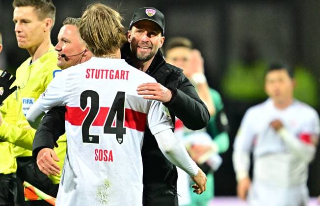 Sport Themen der Woche KW14 Sport Bilder des Tages 05.04.2023 - Fussball - Saison 2022 2023 - DFB Pokal Vereinspokal - 04. Runde - Viertelfinale: 1. FC Nürnberg Nuernberg FCN ( Club ) - VfB Stuttgart - Sportfoto Zink xwoxzix - regulations prohibit any use of photographs as image sequences and or quasi-video - Borna Sosa (24, VfB Stuttgart ) Sebastian Hoeneß Hoeness (Trainer VfB Stuttgart ) Jubel Freude nach Spielende *** 05 04 2023 football season 2022 2023 DFB Pokal club cup 04 round quarterfinals 1 FC Nürnberg Nuernberg FCN club VfB Stuttgart sport photo zinc xwoxzix regulations prohibit any use of photographs as image sequences and or quasi video Borna Sosa 24, VfB Stuttgart Sebastian Hoeneß Hoeness coach VfB Stuttgart joy after end of game