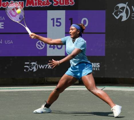 April 5, 2023: Hailey Baptiste (USA) loses to Madison Keys (USA), 6-1, 6-3 at the Credit One Charleston Open being played at Family Circle Tennis Center in Charleston, South Carolina, {USA} Tennisclix Cal Media Charleston USA - ZUMAc04_ 20230405_zaf_c04_026 Copyright: xLesliexBillmanx