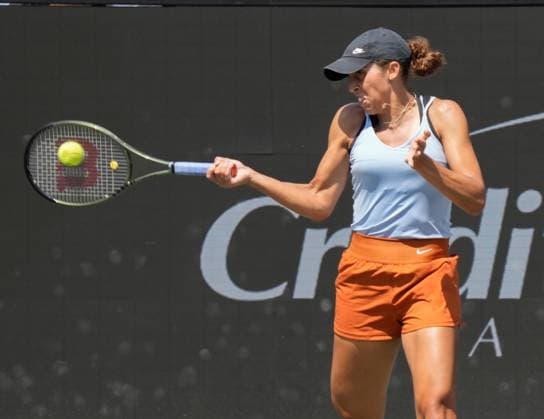 April 5, 2023: Madison Keys (USA) defeated Hailey Baptiste (USA) 6-1, 6-3, at the Credit One Charleston Open being played at Family Circle Tennis Center in Charleston, South Carolina USA Tennisclix Cal Media Charleston USA - ZUMAc04_ 20230405_zaf_c04_033 Copyright: xLesliexBillmanx