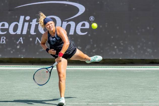 April 6, 2023, Charleston, SC, United States of America: DIANA SHNAIDER USA plays against (12) PAULA BADOSA ESP at the WTA, Tennis Damen Series for the Credit One Charleston Open in Charleston, SC, USA. Charleston United States of America - ZUMAa161 20230406_zaa_a161_035 Copyright: xWalterxG.xArcexSr.x