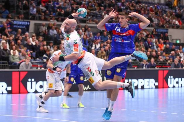 Sport Themen der Woche KW14 Sport Bilder des Tages 06.04.2023, xgox, Handball Liqui Moly HBL, Bergischer HC - SC Magdeburg emspor, v.l. Oscar Bergendahl (Magdeburg, 54) wirft Tor, Torschuetze, erzielt Tor, Treffer, scores the goal Duesseldorf *** 06 04 2023, xgox, handball Liqui Moly HBL, Bergischer HC SC Magdeburg emspor, v l Oscar Bergendahl Magdeburg, 54 throws goal, goalkeeper, scores goal, scores the goal Duesseldorf