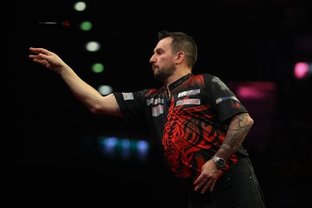 Sport Themen der Woche KW14 2023 Cazoo PDC Premier League Darts Night 10 Jonny Clayton throws a dart during the 2023 Cazoo PDC Premier League Darts Night 10 at Utilita Arena Birmingham, Birmingham, United Kingdom, 6th April 2023 (Photo by Gareth Evans News Images) Birmingham Utilita Arena Birmingham West Midlands United Kingdom Copyright: xGarethxEvans NewsxImagesx