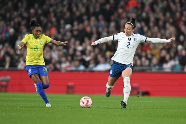 England Women v Brazil CONMEBOL UEFA Women s Champions Cup Finalissima Lucy Bronze of England battles for possession with Kerolin of Brazil during the CONMEBOL UEFA Women s Champions Cup Finalissima match between England Women and Brazil at Wembley Stadium, London, England on 6 April 2023. London Wembley Stadium Greater London England Editorial use only , Copyright: xGrahamxHuntx PSI-17188-0024