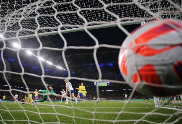 Sport Themen der Woche KW14 Sport Bilder des Tages Mandatory Credit: Photo by Michael Zemanek Shutterstock (13857571n) Ella Toone of England scores the opening goal England Women v Brazil Women, Finalissima, CONMEBOL-UEFA Cup of Champions, Football, Wembley Stadium, London, UK - 06 Apr 2023 EDITORIAL USE ONLY No use with unauthorised audio, video, data, fixture lists, club league logos or live services. Online in-match use limited to 120 images, no video emulation. No use in betting, games or single club league player publications. England Women v Brazil Women, Finalissima, CONMEBOL-UEFA Cup of Champions, Football, Wembley Stadium, London, UK - 06 Apr 2023 EDITORIAL USE ONLY No use with unauthorised audio, video, data, fixture lists, club league logos or live services. Online in-match use limited to 120 images, no video emulation. No use in betting, games or single club league player publications.  Copyright: xMichaelxZemanek Shutterstockx 13857571n