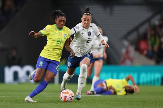 UEFA Women™s Finalissima 06 April 2023, Wembley - UEFA Women™s Finalissima - England v Brazil Women - Kerolin of Brazil takes the ball away from Lucy Bronze of England - Photo: Charlotte Wilson Offside. London UK Copyright: xCharlottexWilsonx xOffsidexOffside