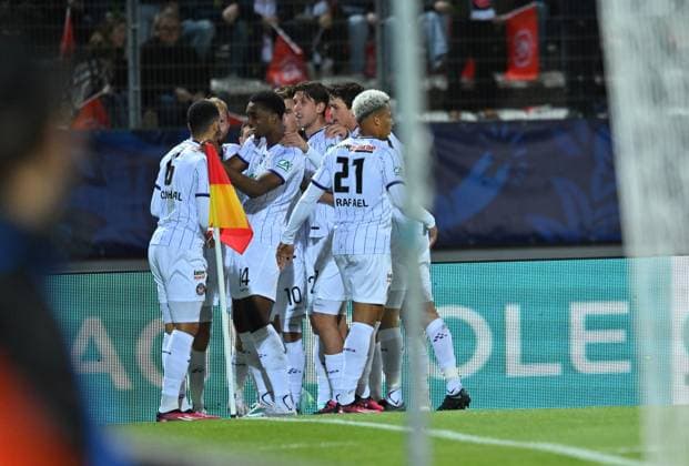 Joie de Zakaria Aboukhlal (toulouse) et de ses coÃ quiiers FOOTBALL: FC Annecy vs Toulouse FC - 1 2 Coupe de France - 06 04 2023 FredericChambert Panoramic 