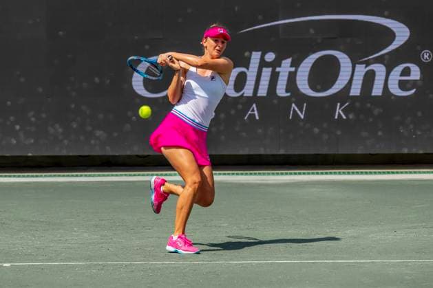 Sport Bilder des Tages April 6, 2023, Charleston, SC, United States of America: (15) IRINA-CAMELIA BEGU ROU plays against (1) JESSICA PEGULA USA at the WTA, Tennis Damen Series for the Credit One Charleston Open in Charleston, SC, USA. Charleston United States of America - ZUMAa161 20230406_zaa_a161_191 Copyright: xWalterxG.xArcexSr.x