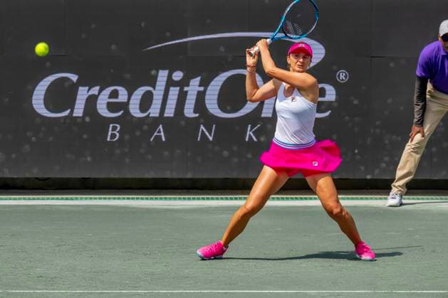 April 6, 2023, Charleston, SC, United States of America: (15) IRINA-CAMELIA BEGU ROU plays against (1) JESSICA PEGULA USA at the WTA, Tennis Damen Series for the Credit One Charleston Open in Charleston, SC, USA. WTA Series 2023: Credit One Charleston Open  - ZUMAa161 20230406_zaa_a161_170 Copyright: xWalterxG.xArcexSr.x