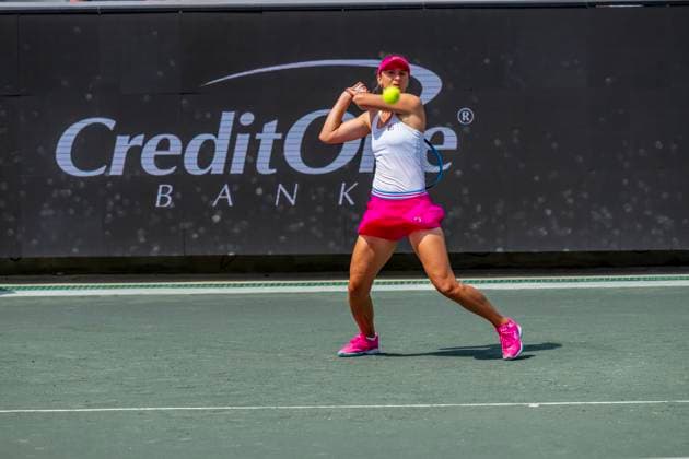 April 6, 2023, Charleston, SC, United States of America: (15) IRINA-CAMELIA BEGU ROU plays against (1) JESSICA PEGULA USA at the WTA, Tennis Damen Series for the Credit One Charleston Open in Charleston, SC, USA. WTA Series 2023: Credit One Charleston Open  - ZUMAa161 20230406_zaa_a161_175 Copyright: xWalterxG.xArcexSr.x