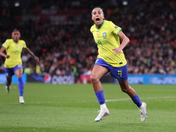London, England, 6th April 2023. Andressa Alves of Brazil scores to make it 1-1 during the Women s CONMEBOL UEFA Finalissima match at Wembley Stadium, London. Picture credit should read: Paul Terry Sportimage EDITORIAL USE ONLY. No use with unauthorised audio, video, data, fixture lists, club league logos or live services. Online in-match use limited to 120 images, no video emulation. No use in betting, games or single club league player publications. SPI-2352-0019