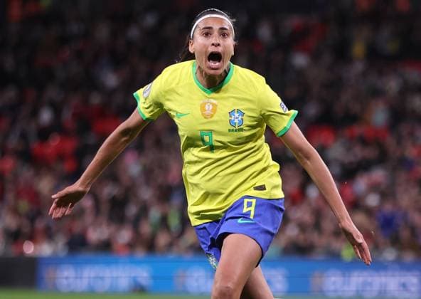 London, England, 6th April 2023. Andressa Alves of Brazil scores to make it 1-1 during the Women s CONMEBOL UEFA Finalissima match at Wembley Stadium, London. Picture credit should read: Paul Terry Sportimage EDITORIAL USE ONLY. No use with unauthorised audio, video, data, fixture lists, club league logos or live services. Online in-match use limited to 120 images, no video emulation. No use in betting, games or single club league player publications. SPI-2352-0028