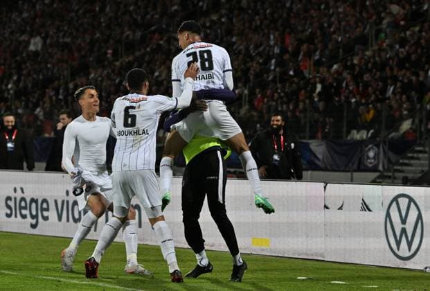 Joie de Fares Chaabi (toulouse) et ses coÃ quipiers FOOTBALL: FC Annecy vs Toulouse FC - 1 2 Coupe de France - 06 04 2023 FredericChambert Panoramic 
