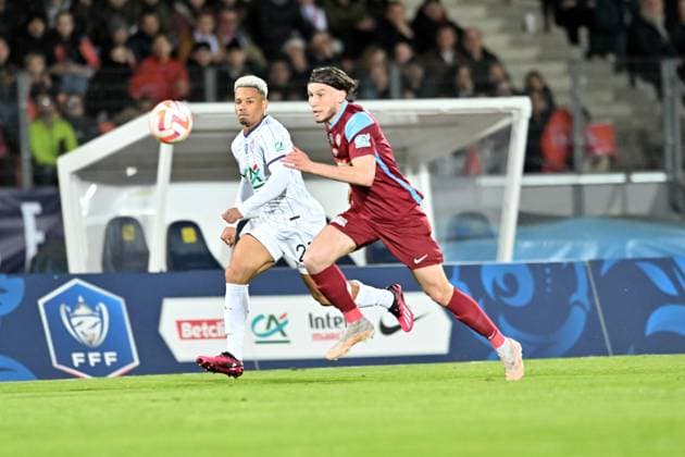 Gaby Jeran (annecy) vs Rafael (toulouse) FOOTBALL: FC Annecy vs Toulouse FC - 1 2 Coupe de France - 06 04 2023 FredericChambert Panoramic 