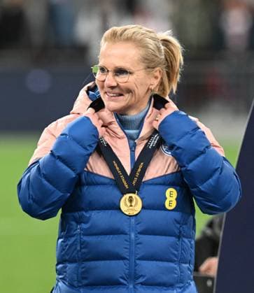 England Women v Brazil CONMEBOL UEFA Women s Champions Cup Finalissima England women manager Sarina Wiegman wearing her winners medal during the CONMEBOL UEFA Women s Champions Cup Finalissima match between England Women and Brazil at Wembley Stadium, London, England on 6 April 2023. London Wembley Stadium Greater London England Editorial use only , Copyright: xGrahamxHuntx PSI-17188-0118