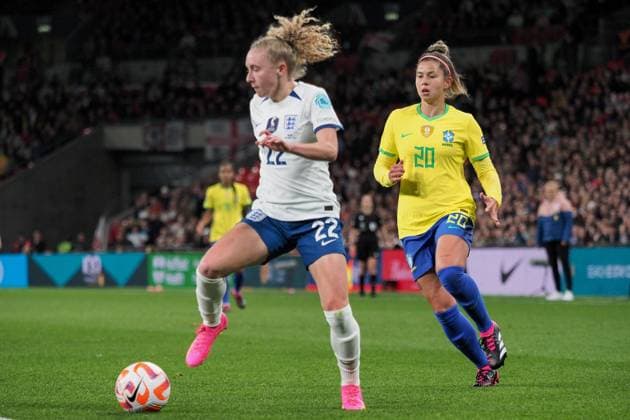 London, England, April 6th 2023: Katie Robinson (22 England) on the ball during the Womens Finalissima 2023 football match between England (UEFA Womens European champion) and Brazil (CONMEBOL Womens South American champion) at Wembley Stadium, London, England (Natalie Mincher SPP) Copyright: xNataliexMincher SPPx spp-en-NaMi-IMG_3440