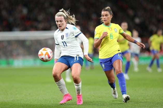 Lauren Hemp of England Lionesses on the ball during the CONMEBOL-UEFA WOMEN S CHAMPIONS CUP FINALISSIMA match between England Women and Brazil Women at Wembley Stadium, London, England on 6 April 2023. Copyright: xJoshuaxSmithx 36560046