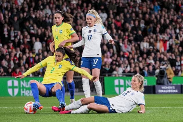 London, England, April 6th 2023: Rachel Daly (19 England) slides in on Antonia (2 Brazil) during the Womens Finalissima 2023 football match between England (UEFA Womens European champion) and Brazil (CONMEBOL Womens South American champion) at Wembley Stadium, London, England (Natalie Mincher SPP) Copyright: xNataliexMincher SPPx spp-en-NaMi-IMG_3467