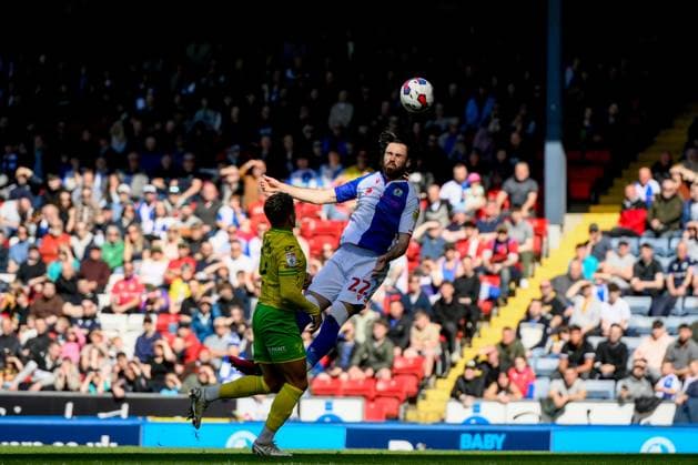 Sky Bet Championship Blackburn Rovers v Norwich City Ben Brereton Diaz 22 of Blackburn Rovers heads the ball towards goal during the Sky Bet Championship match Blackburn Rovers vs Norwich City at Ewood Park, Blackburn, United Kingdom, 7th April 2023 (Photo by Ben Roberts News Images) Blackburn Ewood Park Lancashire United Kingdom Copyright: xBenxRoberts NewsxImagesx
