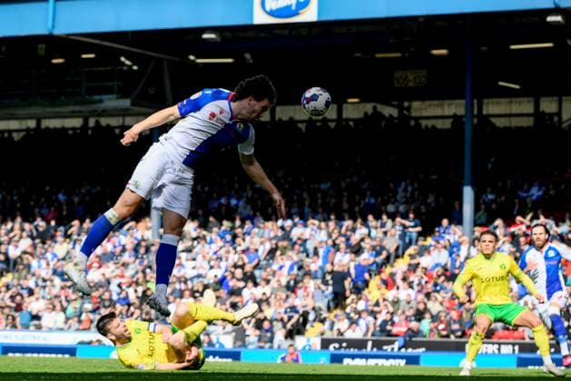 Sky Bet Championship Blackburn Rovers v Norwich City Sam Gallagher 9 of Blackburn Rovers heads the ball towards goal during the Sky Bet Championship match Blackburn Rovers vs Norwich City at Ewood Park, Blackburn, United Kingdom, 7th April 2023 (Photo by Ben Roberts News Images) Blackburn Ewood Park Lancashire United Kingdom Copyright: xBenxRoberts NewsxImagesx