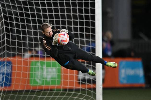 Ann-Katrin Berger (DFB-Frauen, Deutschland, 30) beim Aufwärmen, 07.04.2023, Sittard (Niederlande), Fussball, Länderspiel, Frauen, Niederlande - Deutschland