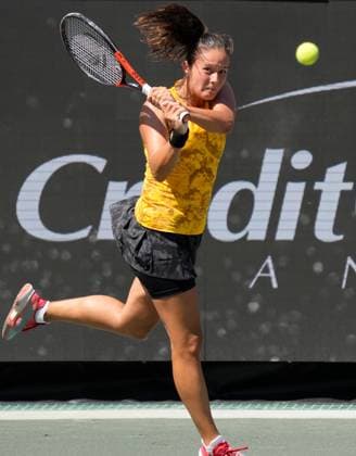 April 7, 2023: Daria Kasatkina (RUS) defeated Madison Keys (USA) 7-6, 4-6, 6-2, at the Credit One Charleston Open being played at Family Circle Tennis Center in Charleston, South Carolina USA Tennisclix Charleston USA - ZUMAc04_ 20230407_zaf_c04_030 Copyright: xLesliexBillmanx