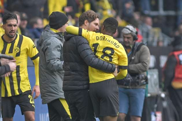 Sport Themen der Woche KW14 Youssoufa Moukoko ( 18, Borussia Dortmund) jubelt nach dem Tor zum 2:1 mit Edin Terzic (Borussia Dortmund) 08.04.2023 Fussball, 1. Bundesliga, Borussia Dortmund vs 1. FC Union Berlin, Signal Iduna Park, Dortmund, NRW Germany *** Youssoufa Moukoko 18, Borussia Dortmund cheers after scoring 2 1 with Edin Terzic Borussia Dortmund 08 04 2023 Football, 1 Bundesliga, Borussia Dortmund vs 1 FC Union Berlin, Signal Iduna Park, Dortmund, NRW Germany Copyright: xpepphotox xHorstxMauelshagenx pep00321, pep_20230408_hm