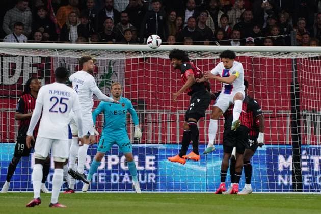 Dante (OGC Nice) - Marquinhos (Paris SG) FOOTBALL : OGC Nice vs Paris SG - Ligue 1 Uber Eats - Nice - 08 04 2023 NorbertScanella Panoramic 