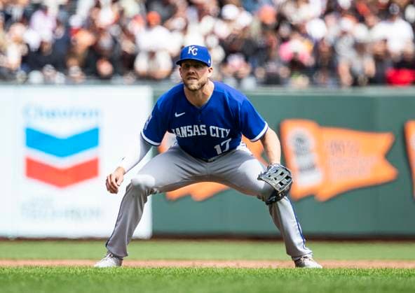April 08 2023 San Francisco CA, U.S.A. Kansas City third baseman Hunter Dozier (17) ready for an infield pay during the MLB, Baseball Herren, USA game between the Kansas City Royals and the San Francisco Giants at Oracle Park San Francisco Calif. CSM San Francisco USA - ZUMAc04_ 20230408_zaf_c04_006 Copyright: xThurmanxJamesx