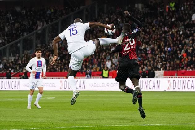 Danilo Pereira (Paris SG) - Nicolas Pepe (OGC Nice) FOOTBALL : OGC Nice vs Paris SG - Ligue 1 Uber Eats - Nice - 08 04 2023 NorbertScanella Panoramic 