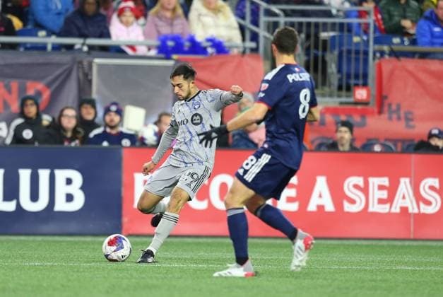 April 8, 2023; Foxborough, MA, USA; CF MontrÅ½al midfielder Mathieu ChoiniÂre (29) defended by New England Revolution midfielder Matt Polster (8) during an MLS, Fussball Herren, USA match between CF Montreal and New England Revolution. CSM Foxborough United States - ZUMAc04_ 20230408_zaf_c04_072 Copyright: xAnthonyxNesmithx