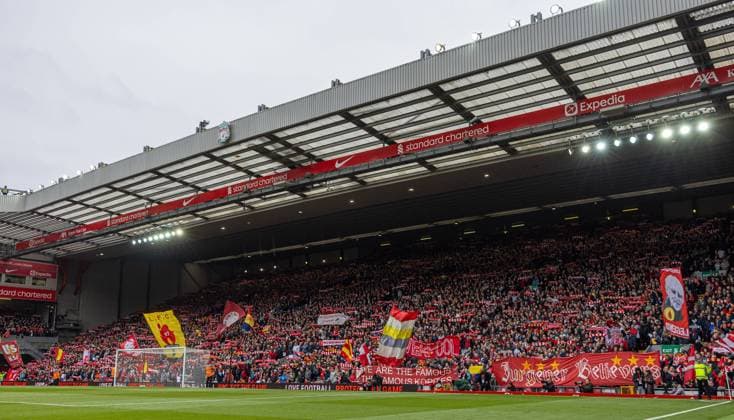 Football - FA Premier League - Liverpool FC v Arsenal FC LIVERPOOL, ENGLAND - Sunday, April 9, 2023: Liverpool supporters on the Spion Kop sing You ll Never Walk Alone before the FA Premier League match between Liverpool FC and Arsenal FC at Anfield. LIVERPOOL Anfield MERSEYSIDE ENGLAND  Copyright: xDavidxRawcliffex P2023-04-09-Liverpool_Arsenal-96