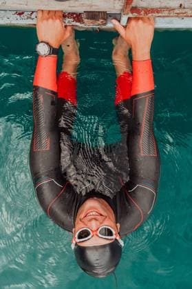Triathlete swimmer portrait wearing wetsuit on training Triathlete swimmer portrait wearing wetsuit on training. (License=RF) 19737777 ,model released, Symbolfoto Copyright: xZoonar.com benisxarapovicx 19737777 ,model released, Symbolfoto ,property released